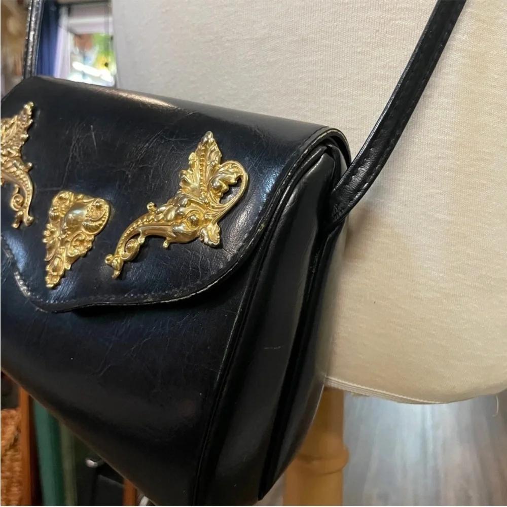 Vintage Black Leather Shoulder Bag Gold Baroque Hardware Statement Purse - Picture 3 of 14